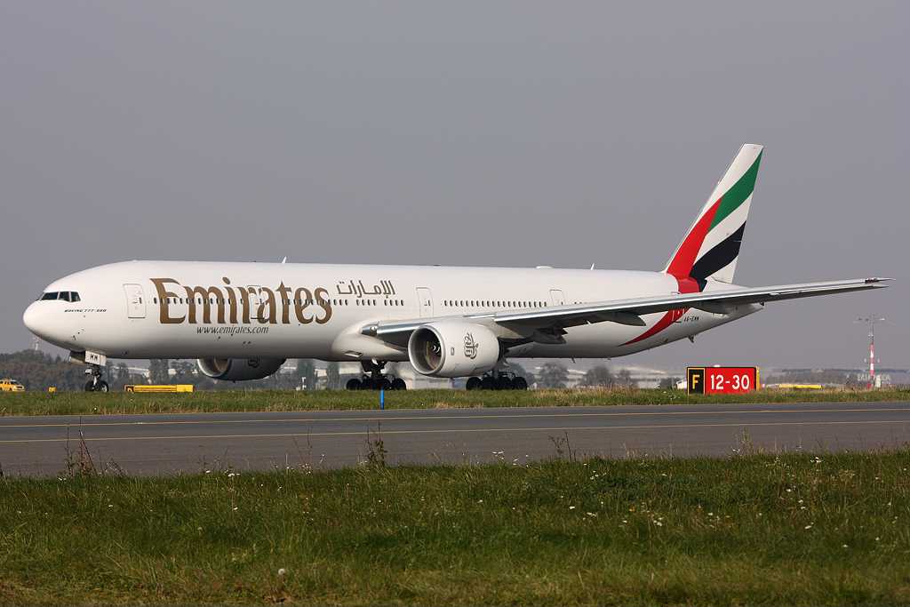 Emirates | Boeing 777-31H | A6-EMM